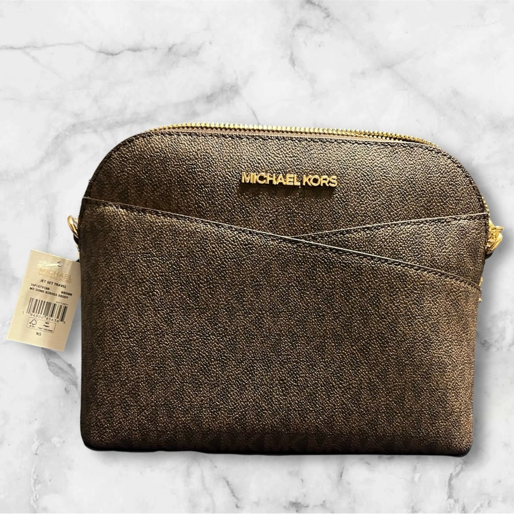 NWT Jet Set Travel Medium Logo Dome Crossbody Bag